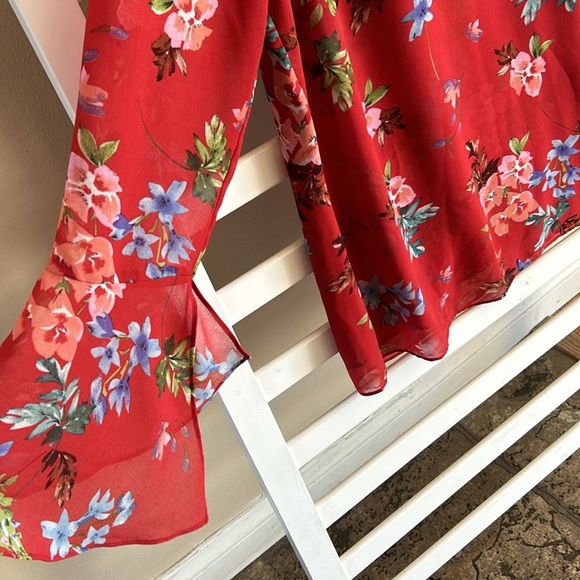 CAbi #3590 Devoted Red Floral Blouse Small Keyhole Chiffon - Picture 3 of 12